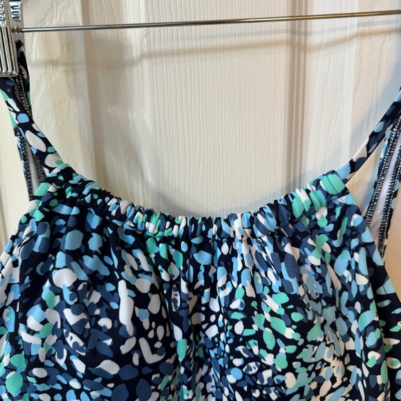 NWT Swim Solutions Womens Printed V-Back One-Piece Swimsuit NEW 12 Flattering - Picture 2 of 5